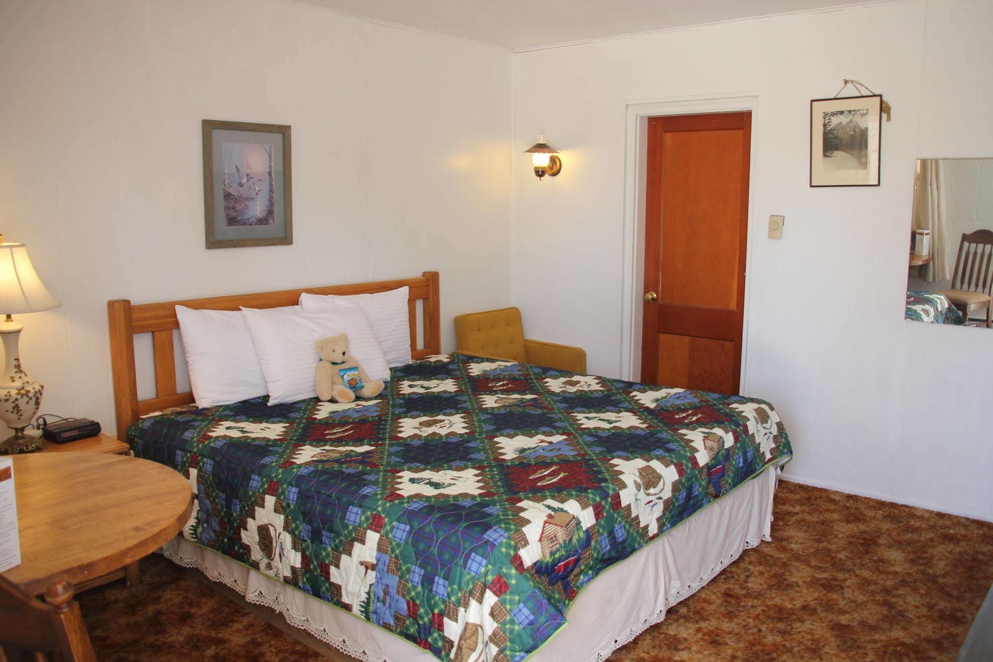 Black Bear Inn Dubois Bagian luar foto